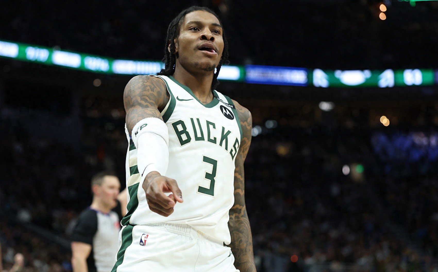 爱游戏入口-雄鹿不断突破！，凯恩连续十五场比赛得分超过战术调整赛场气氛高涨(2122赛季雄鹿阵容)