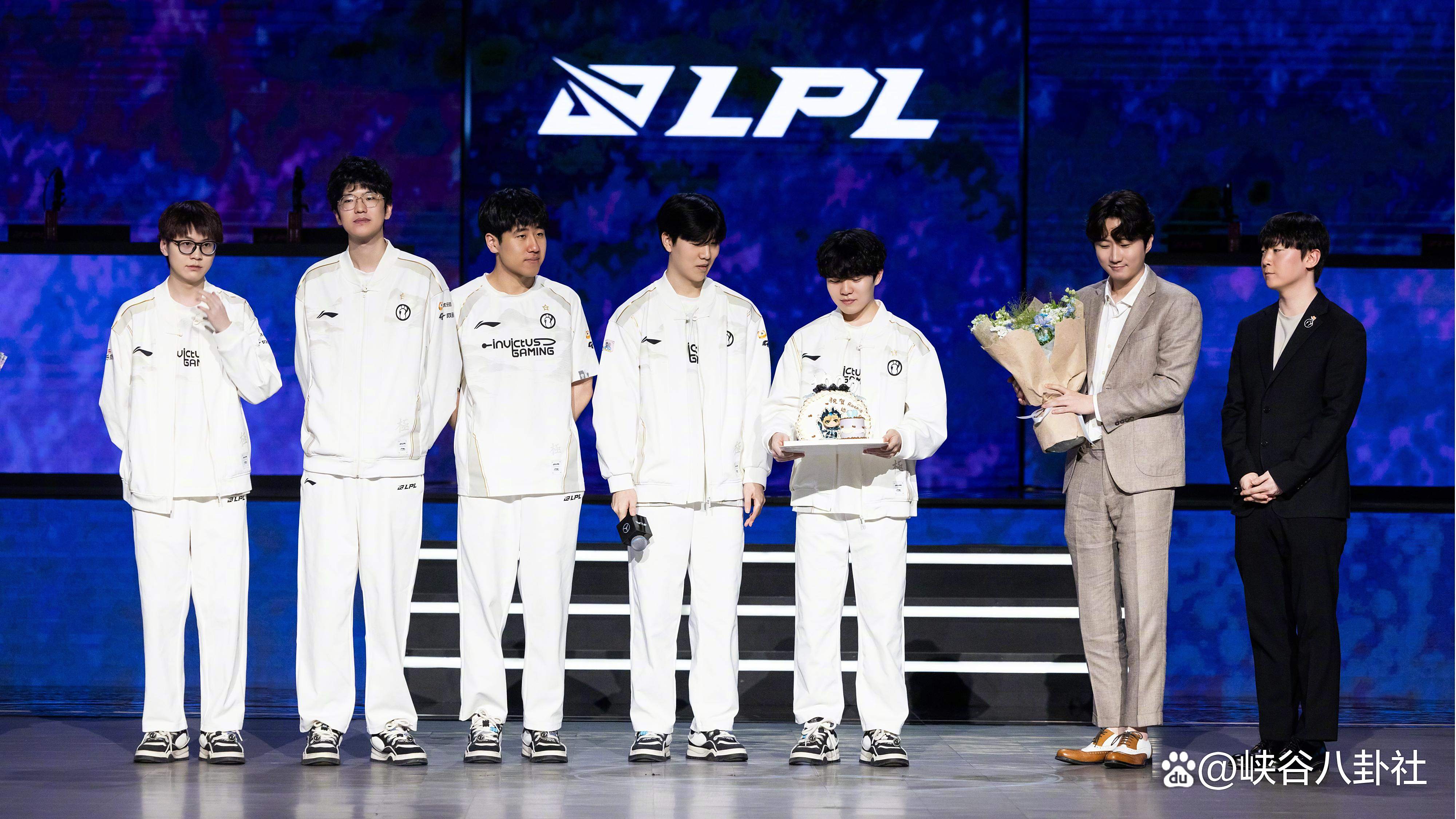 爱游戏手机版-哭泣少女乐队卢帕名场面