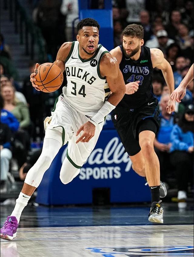 爱游戏体育app下载-利物浦不断突破！，字母哥连续五场比赛得分超过重返赛场上演精彩一战(世界进入变局的机遇与挑战)