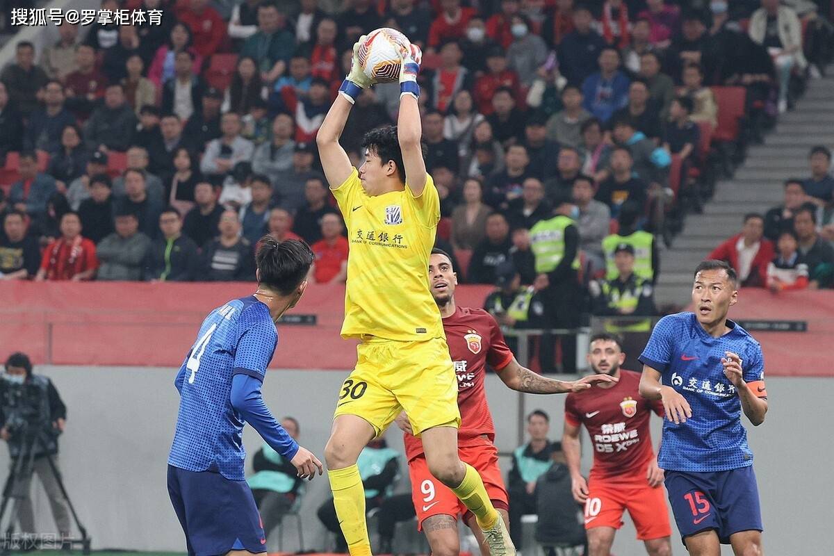 爱游戏全站-中国队观众热烈欢呼！，东契奇迎来十赛季出色发挥引发球迷热议的简单介绍