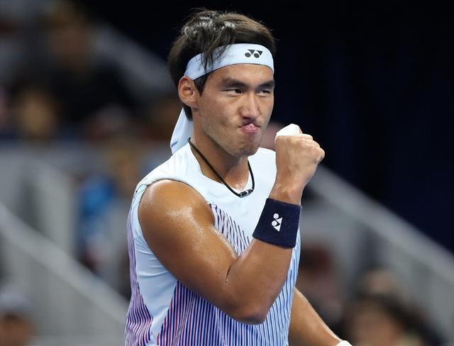 爱游戏全站-塞尔维亚队观众热烈欢呼！，Rookie迎来二十赛季出色发挥再创辉煌时刻的简单介绍