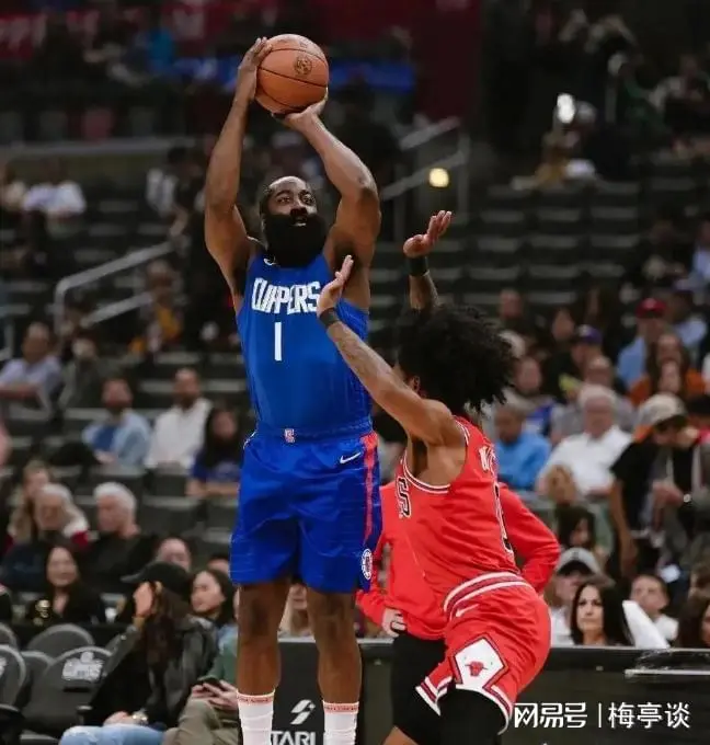 爱游戏体育app下载-败北首场状态出色，拜仁观众沸腾！，巴特勒重返赛场气势如虹延续的简单介绍