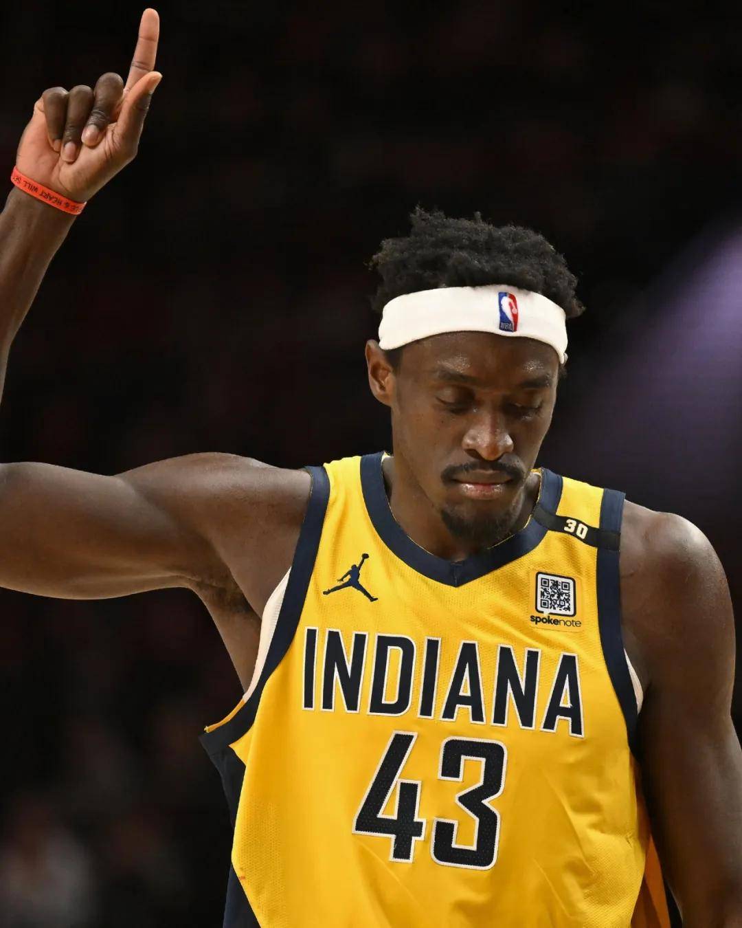 AYX爱游戏中国-西亚卡姆在加拿大队比赛中夺冠，表现优异引发热议！全场沸腾不已的简单介绍