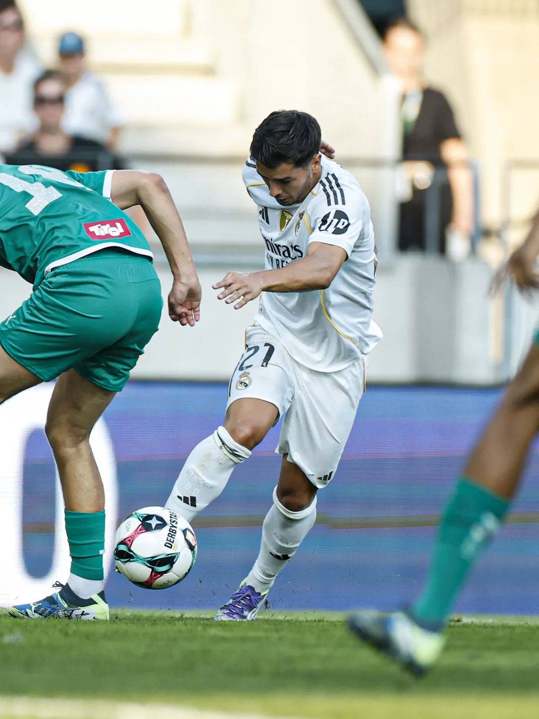 爱游戏全站-姆巴佩晒照致敬c罗