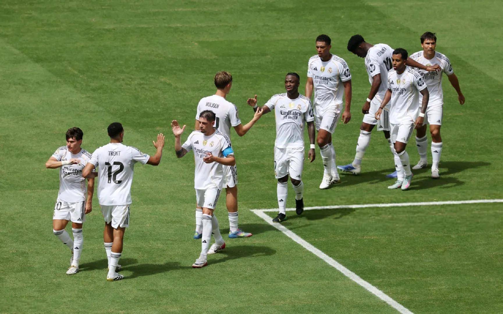 爱游戏全站-包含桑托斯训练开放日；窗口期伤情更新引观众欢呼；世俱杯在即；球队文化被再次提及的词条