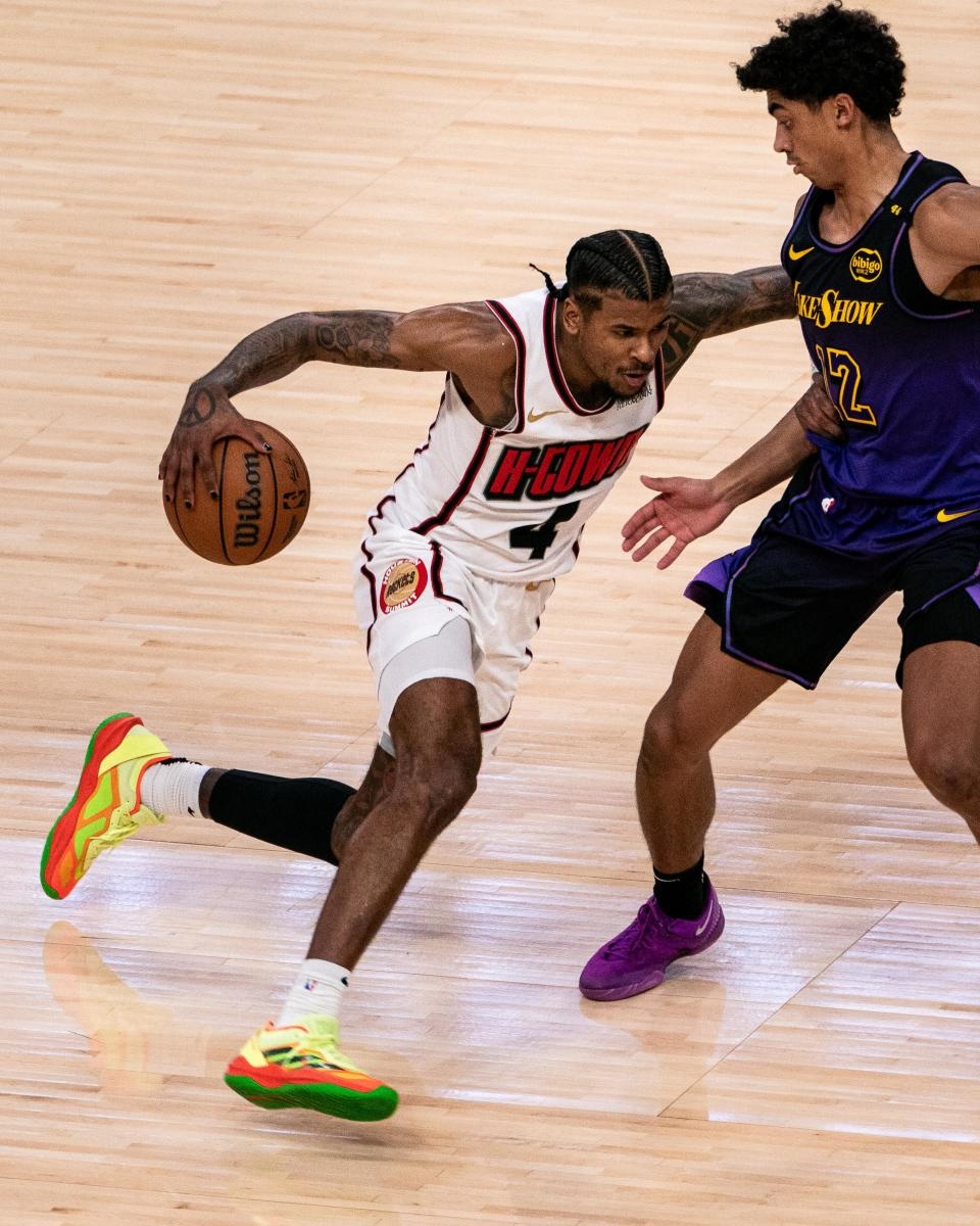 关于休斯敦火箭迎NBA常规赛关键赛，集结日防线松动，质疑声仍在，阵容厚度经受考验的信息