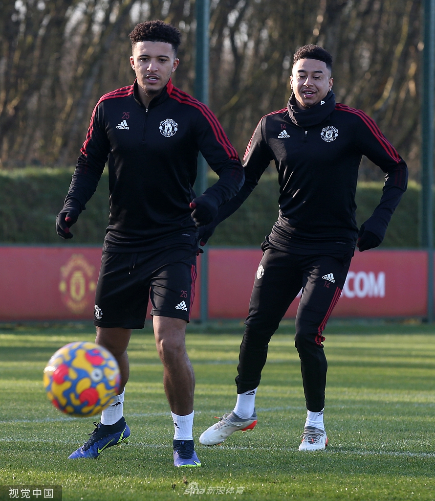 AYX爱游戏中国-包含曼联内部会议纪要流出——赛前造点机会，CBA季后赛使命明确，控场能力受关注的词条