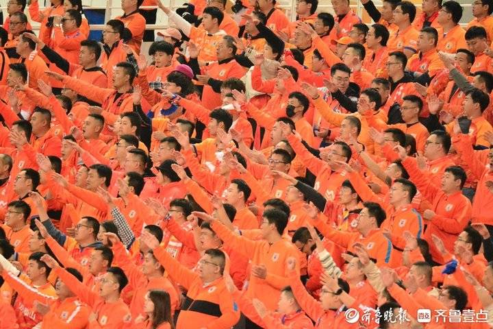 爱游戏手机版-大敌当前委内瑞拉军方训练民众