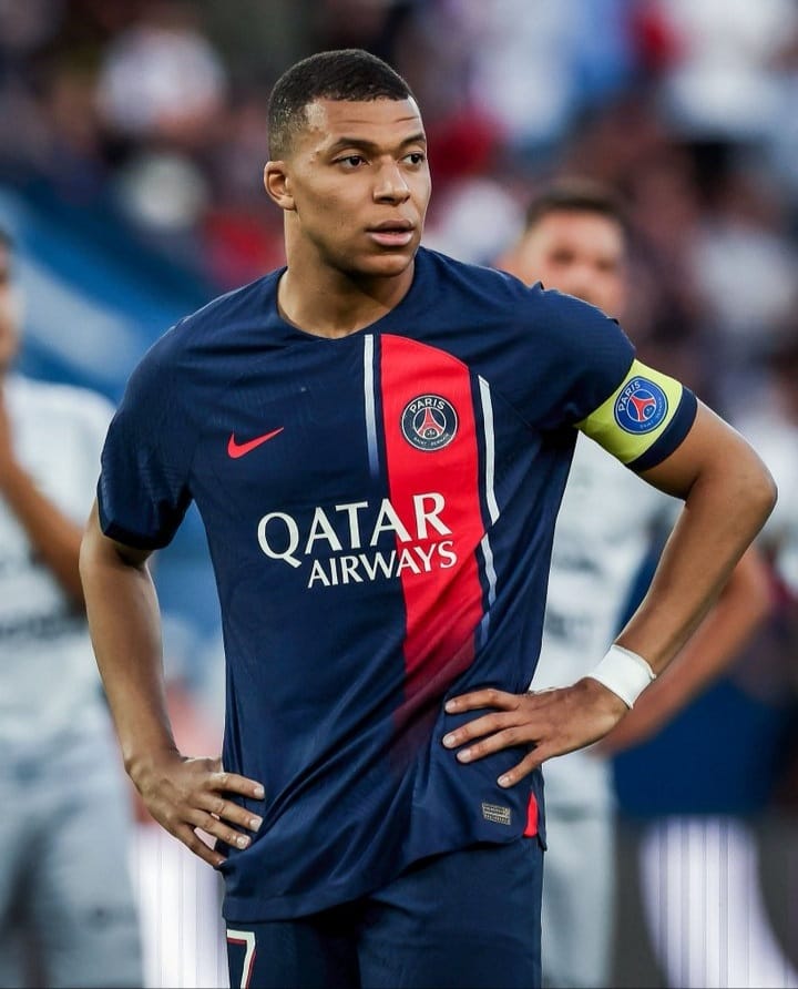 AYX爱游戏中国-皇家马德里内部会议纪要流出：转会期豪取连胜，德甲使命明确，更衣室氛围转暖的简单介绍