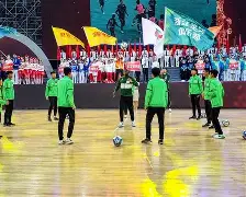 AYX爱游戏中国-转会期体能课后；浙江队复出首秀备战社区盾；球迷炸锅；资深球员宣示担当(被球迷称为补锅匠的足球教练是)