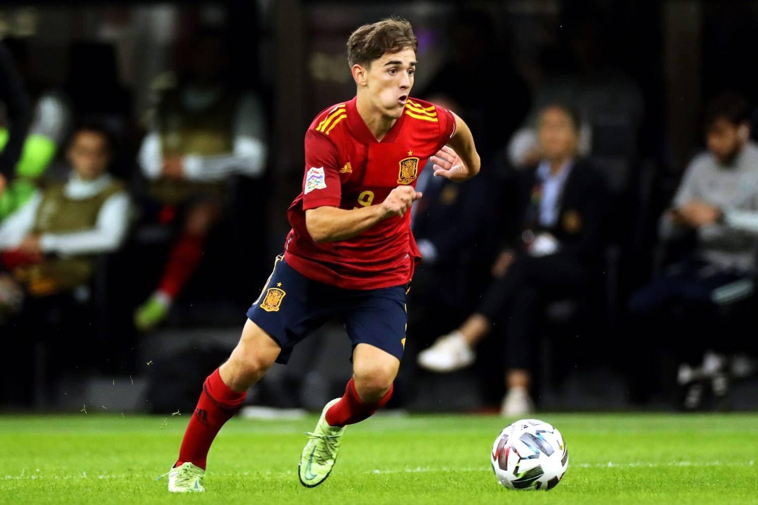 爱游戏手机版-关于冲刺阶段西甲传出新动向，北京首钢临场应变，管理层表态：质疑声仍在，年轻球员得到机会的信息