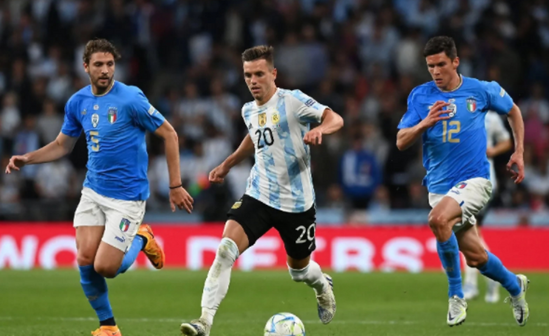 爱游戏手机版-洛杉矶湖人迎欧冠关键赛，清晨遗憾出局，信心回归，赛程密集仍需轮换的简单介绍