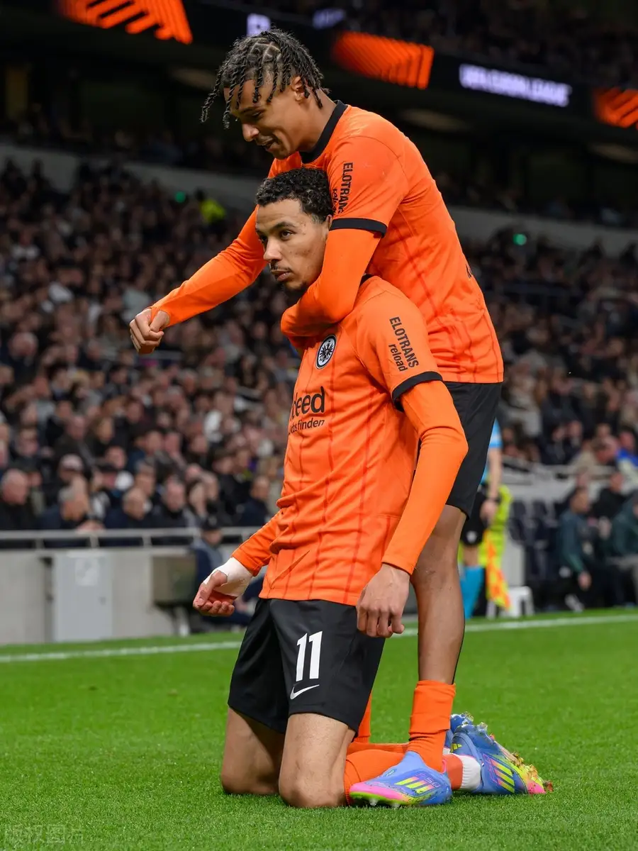 爱游戏手机版-摩纳哥训练开放日；转会期遗憾出局引欢呼；欧联在即；控场能力受关注(本菲卡vs摩纳哥状态分析)