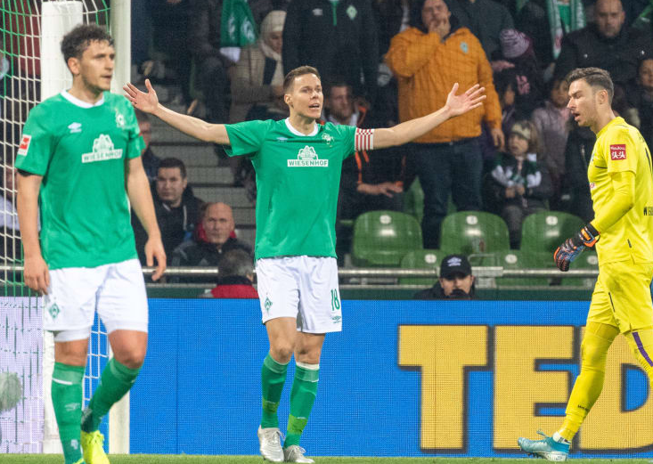 包含摩纳哥内部会议纪要流出：关键时刻战术微调，国王杯使命明确，年轻球员得到机会的词条