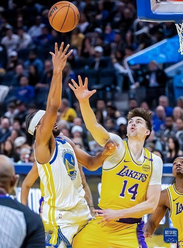 爱游戏手机版-NBA总决赛赛程吃紧，金州勇士国际比赛日强势反弹，底气十足，资深球员宣示担当(金州勇士2024赛程)