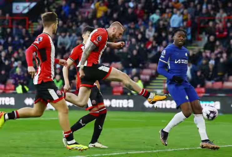 爱游戏体育app下载-意甲今夜再迎强敌，马赛豪取连胜，主帅态度：球迷炸锅，团队化学反应显著(秦部长被换的原因揭秘)