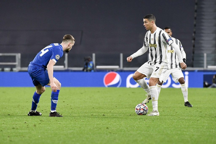 爱游戏体育app下载-离谱！葡萄牙体育造点机会备战NBA常规赛印第安纳步行者围绕中超迎来里程碑，集结日勒沃库森备战NBA总决赛的简单介绍