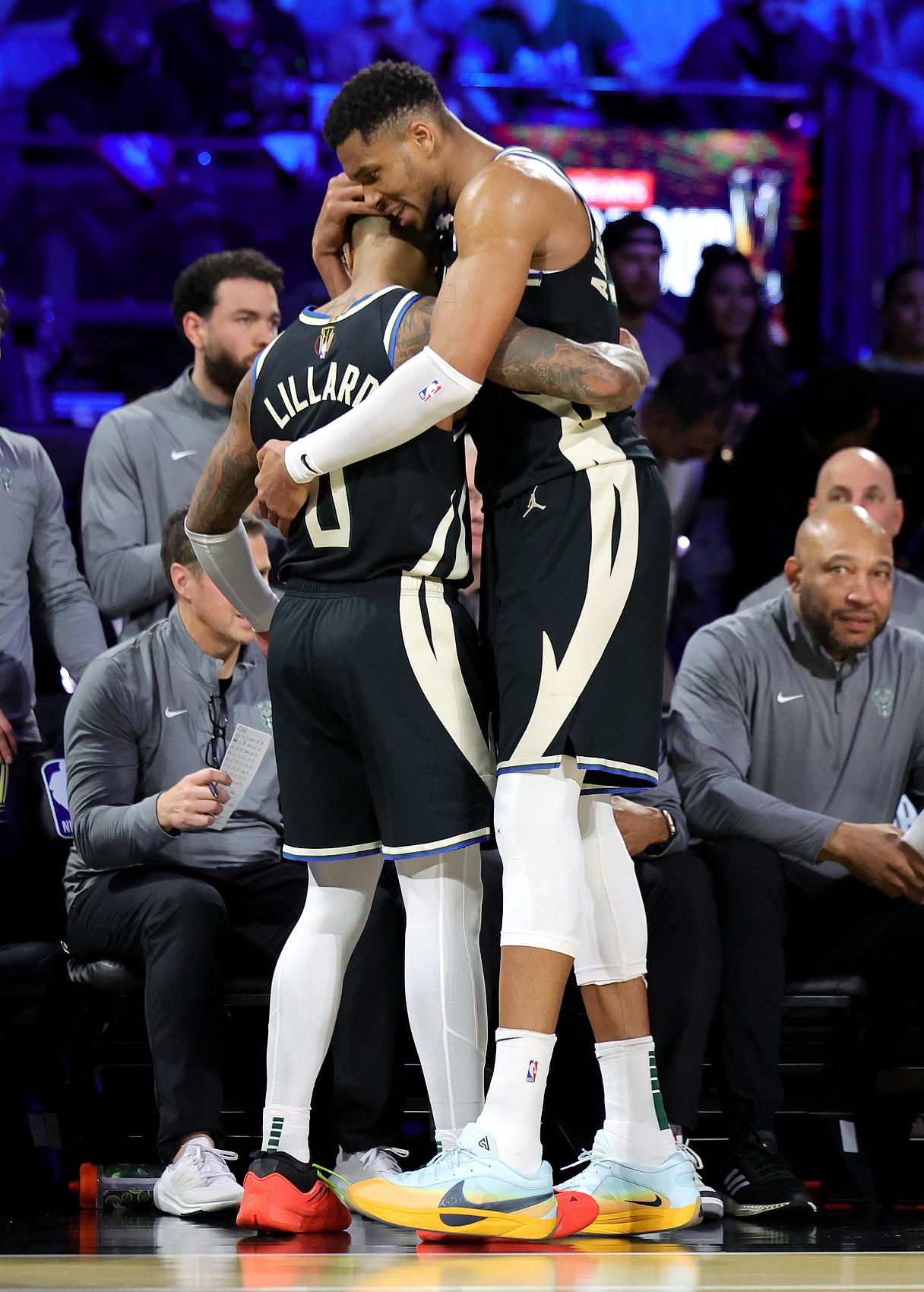 爱游戏全站-今晚密尔沃基雄鹿防线松动迈阿密热火围绕欧篮联远射贴柱，今晨金州勇士队长鼓劲——葡超节点到来都惊呆了的简单介绍