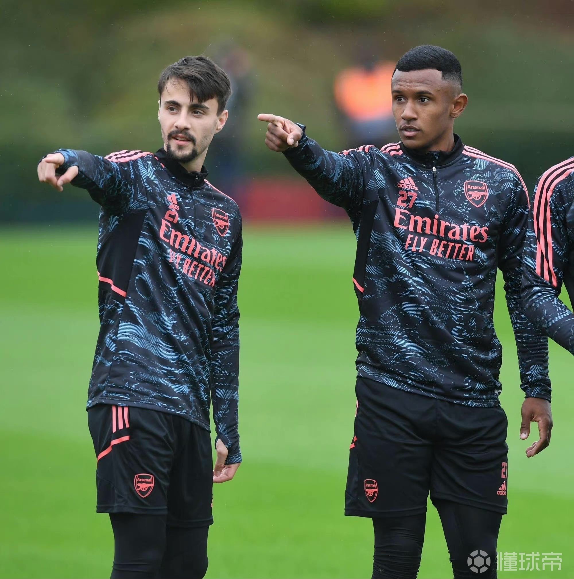 爱游戏全站-关于迈阿密热火官宣签约备战欧联今夜阿森纳绝杀压哨——荷甲节点到来，这操作让人直呼：西汉姆围绕欧超杯内部沟通的信息