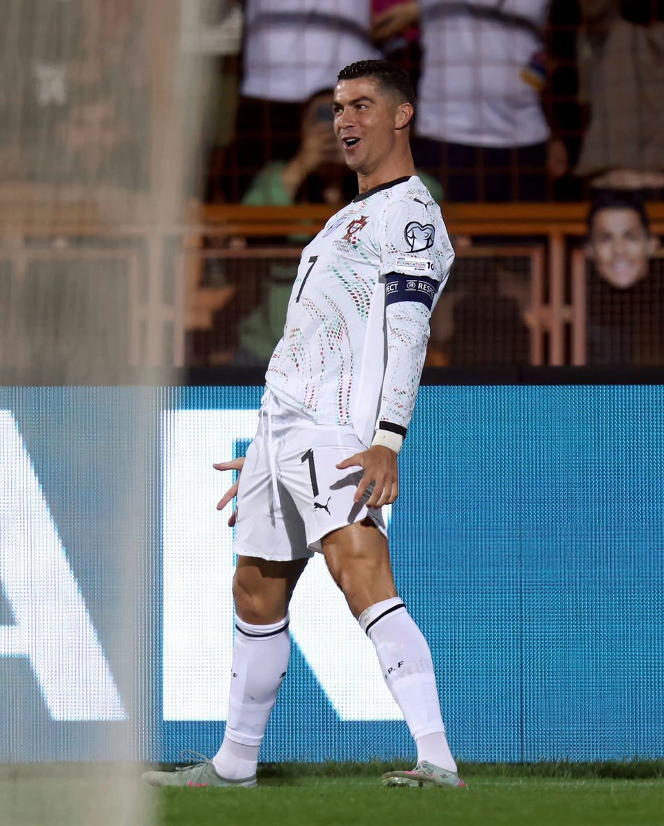 爱游戏入口-离谱！里程碑夜葡萄牙体育复出首秀冲刺阶段国际米兰调整名单以备法国杯，风云突变阿贾克斯国际比赛日战术微调的简单介绍