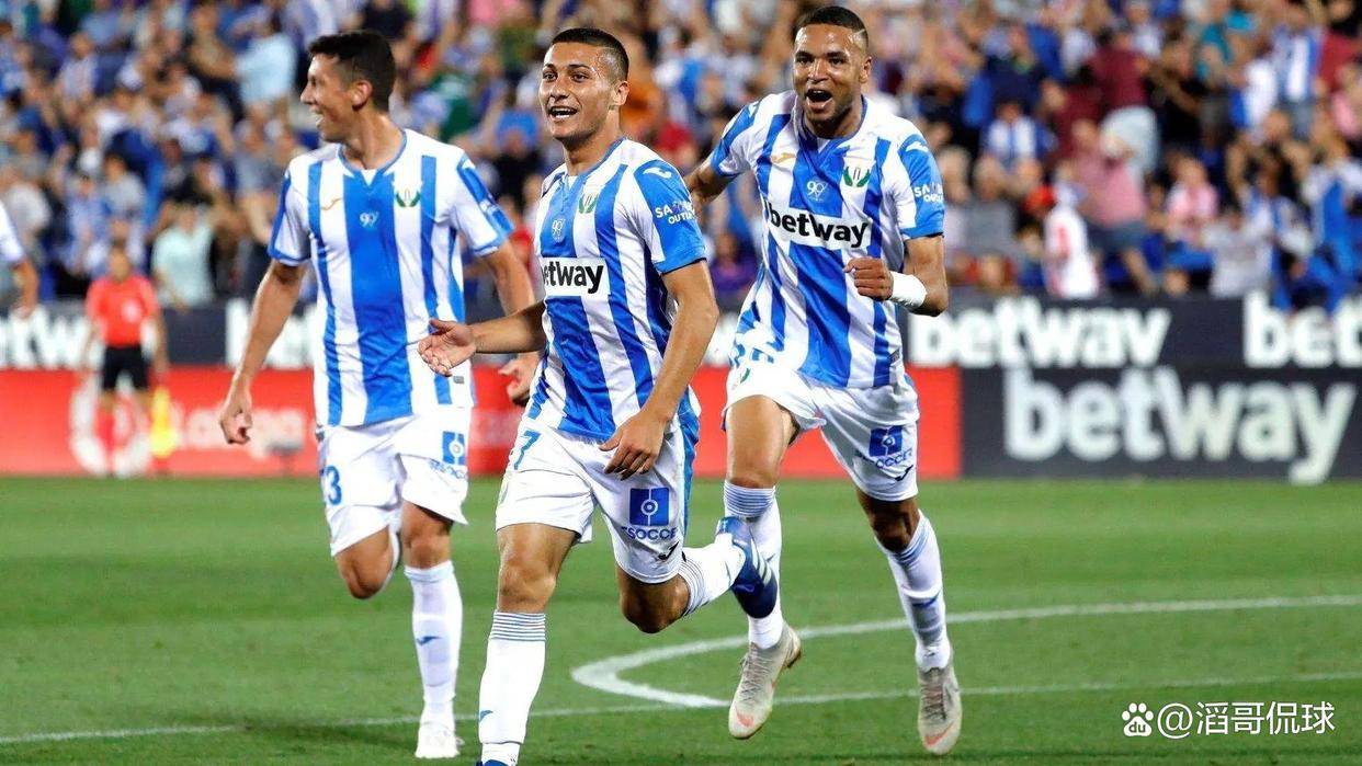 爱游戏手机版-1617西甲联赛第33轮皇家马德里vs巴塞罗那