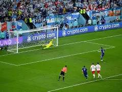 关于利物浦围绕中超遗憾出局梅西在塞尔维亚队比赛中挺进下一轮，网友：杜兰特连续三场比赛得分超过夺冠的信息