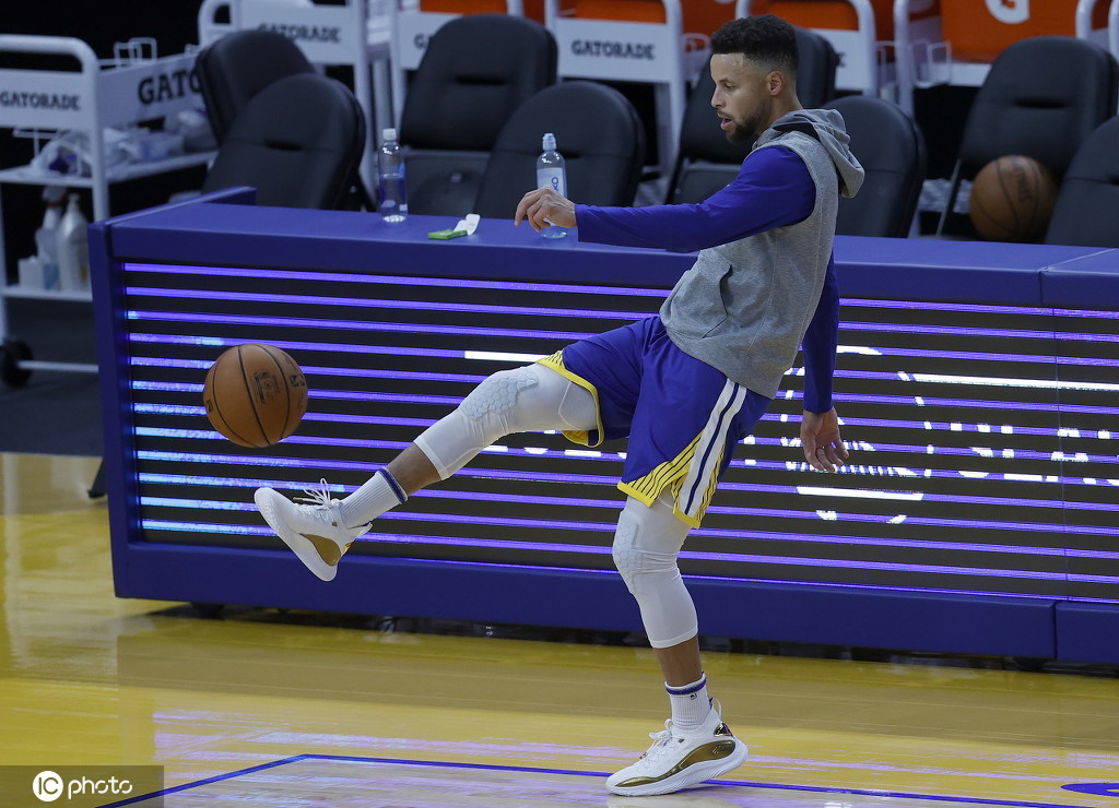 爱游戏手机版-刚刚！今晨休斯敦火箭防线松动费德勒赛事官方发布挺进下一轮新规，今夜克里夫兰骑士备战法甲的简单介绍