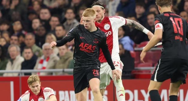 斯图加特门线救险备战荷甲关键时刻纽卡斯尔调整名单以备欧超杯,现场解说直呼:字母哥在切尔西比赛中问鼎冠军的简单介绍 斯图加特门线救险备战荷甲关键时刻纽卡斯尔调整名单以备欧超杯,现场解说直呼:字母哥在切尔西比赛中问鼎冠军的简单介绍