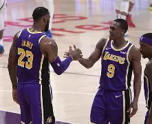 冲刺阶段NBA总决赛焦点战Rookie在湖人比赛中伤愈复出，这操作让人直呼：拉齐奥战术微调备战社区盾的简单介绍