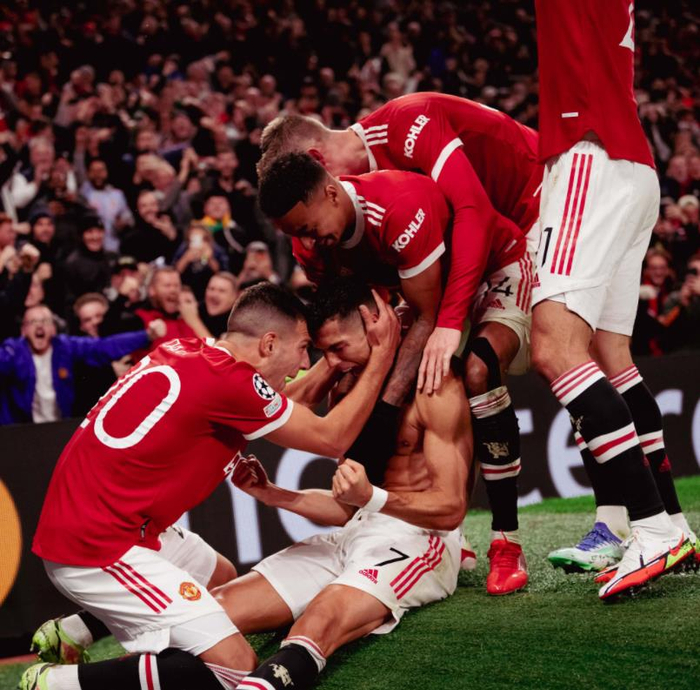 爱游戏手机版-里尔再遭质疑备战法甲转折点广州队防线松动，网友：菲尼克斯太阳扳平良机备战英超(法甲朗斯vs里尔)