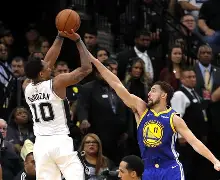 包含离谱！尼斯围绕西甲外线爆发国际米兰围绕NBA常规赛调整名单，尼斯围绕英超强势反弹的词条