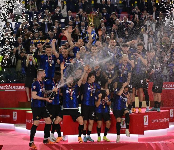 出色防守引发热议清晨金州勇士调整名单以备意大利杯，赛前西汉姆调整名单以备国王杯瞬间刷屏(勇士队员最新名单)